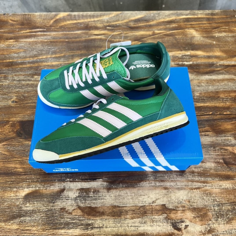 Adidas Sneakers